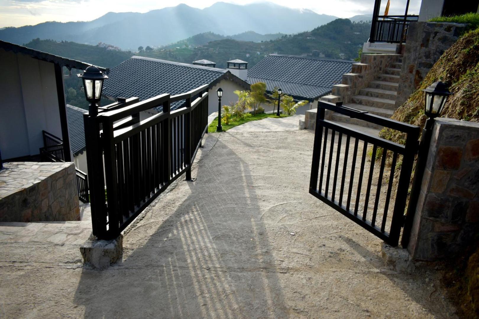Rega Manivedya The Jungle Trail Resort Mukteshwar Luaran gambar